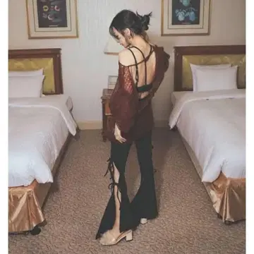 melt the lady 사이드 레이스업 팬츠 M 사이즈 블랙 컬러