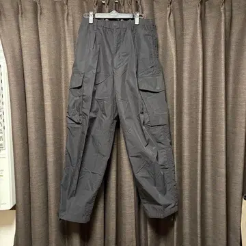 UNIQLO U 와이드 핏 파라슈트 카고 팬츠 블랙 S 사이즈