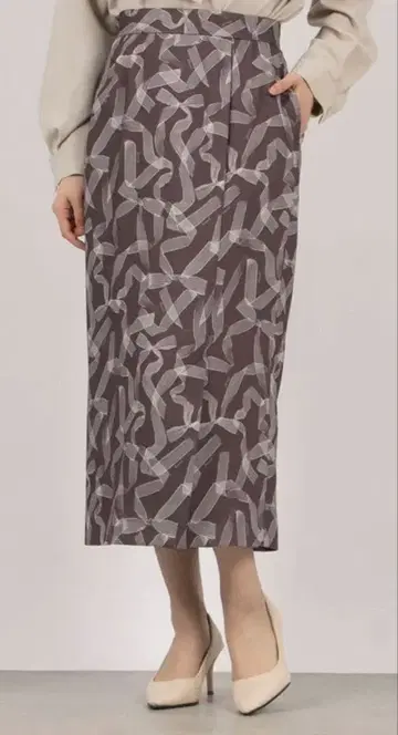 TONAL 라인 리본 벨트 타이틀 스커트