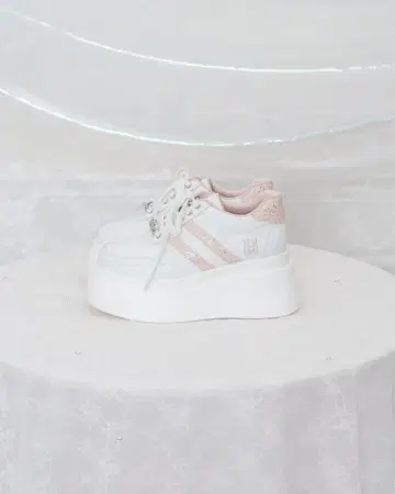 rosemuse 로제 뮤즈 스니커즈 핑크 M 사이즈