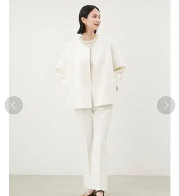 [ Mila Owen ] 미사용 새상품 얕은 V넥 숏 기장 코트