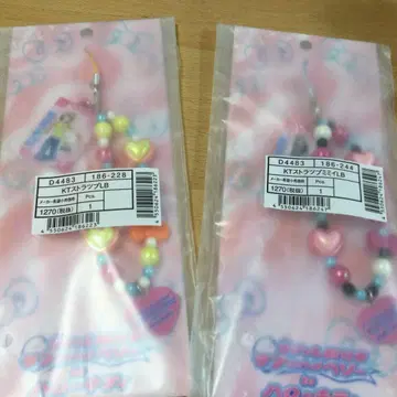 오샤레마녀 러브 and 베리 x 헬로키티 스트랩 산리오 미미