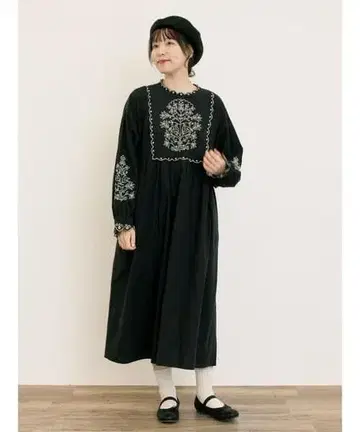 [ 새상품급 ] 인기 사만사 모스모스 배색 자수 원피스 M 사이즈