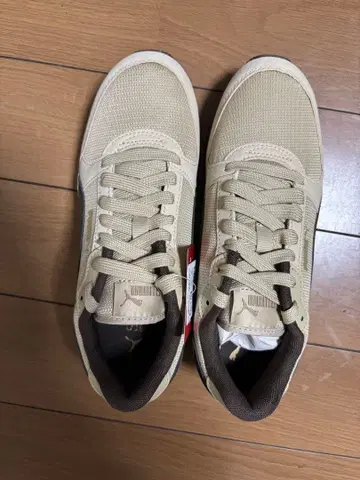 PUMA 베이지 스니커즈 택 포함 새상품
