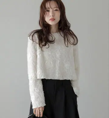 AMELY 플라워 모티브 페더 니트 미착용 새상품