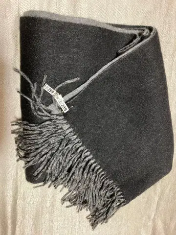 LUCIANO SOPRANI 캐시미어 리버서블 스톨 블랙 x 그레이