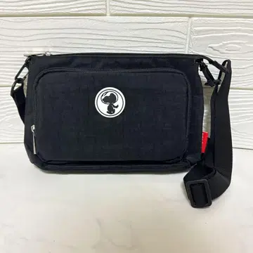 지갑 일체형 쥬케로 스누피 콜라보 숄더백 블랙