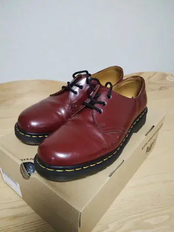 닥터 마틴 1461 3홀 스무스 가죽