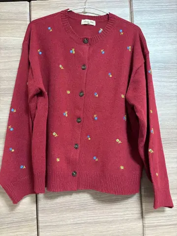 빨간색 자수 니트 가디건 SM2 택 없음