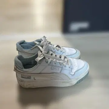 Puma 화이트 가죽 스니커즈 푸마 23.5cm 신발 상자 없음 절개