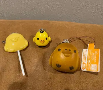 헤이세이 레트로 상품 리락쿠마 키이로이토리 스트랩 세트