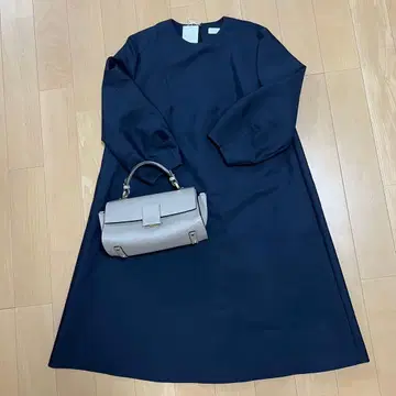 Ballsey 네이비 긴팔 무릎 기장 원피스 36