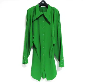 새상품 AKIKOAOKI new dementional 셔츠 그린