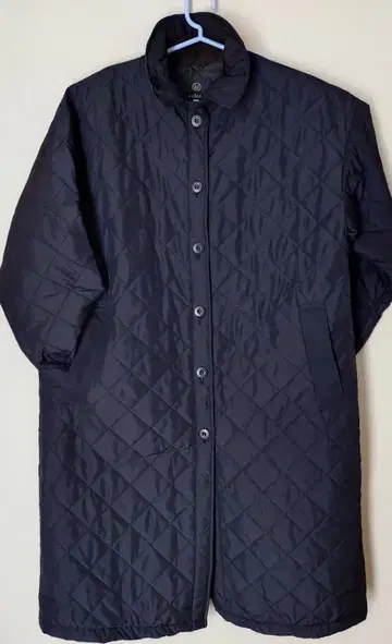 블랙 퀼팅 롱 코트