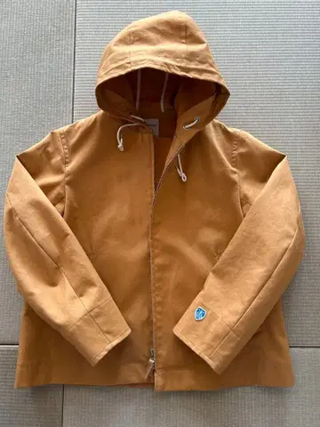 오시발 후드 부착 마운틴 파카 카멜 오렌지