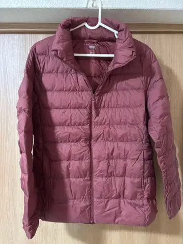 유니클로 울트라 라이트 다운 L 와인 레드