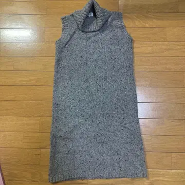 FOXY 캐시미어 슬리브리스 원피스