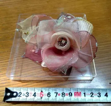 코사지 (도쿄 소와르) 핑크 쉬폰 꽃 모티브