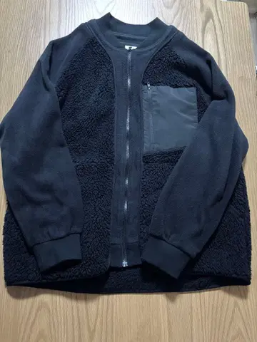 유니클로 화이트 마운티니어링 플리스 보아 자켓 XL 블랙