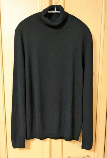 유니클로 캐시미어 터틀 니트