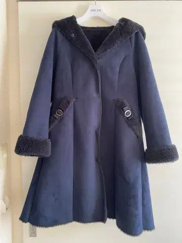 토카 코트 네이비 0 페이크 무스탕 보아