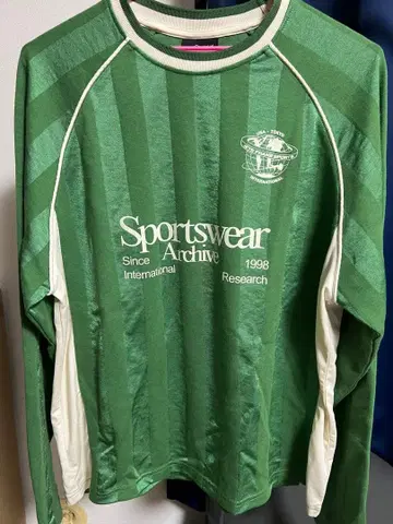 Urban Outfitters 게임 셔츠 사이즈 S