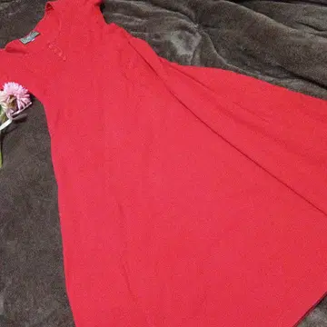 빨간색 반팔 원피스 티셔츠