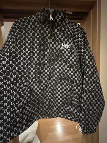 MOBB 하프 지퍼 점퍼