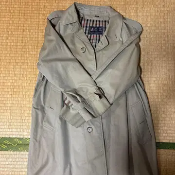 베이지 트렌치코트 더블 브레스트