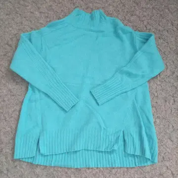 URBAN RESEARCH 아쿠아 블루 터틀넥 스웨터