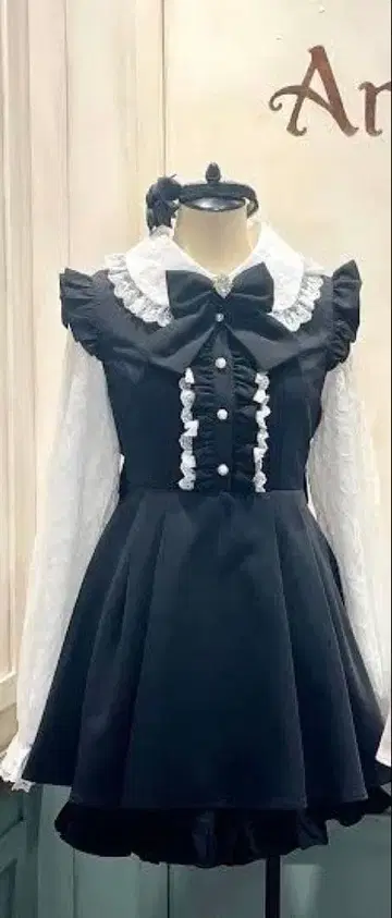 Amavel 레이스 소매 셋업 블랙