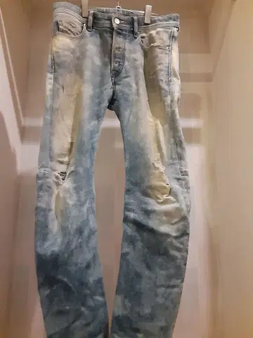 옅은 블루 데미지 가공 데님