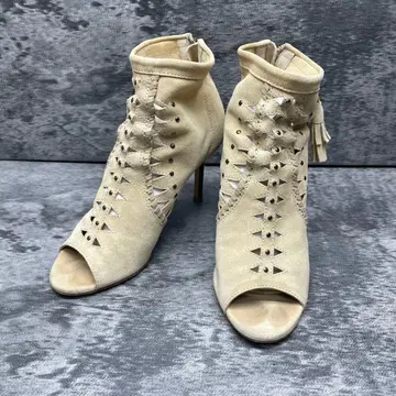 JIMMY CHOO [ 36 ] 베이지 오픈토 부티 태슬 스터드