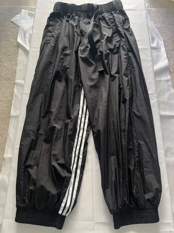 Y-3 와이쓰리 스트라이프 나일론 팬츠