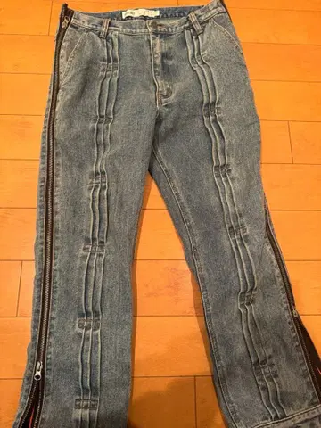 high gate 지퍼 달린 라이트 블루 데님 팬츠