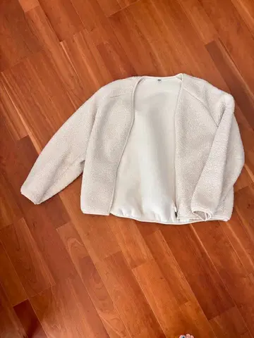크림색 플리스 자켓 L 사이즈