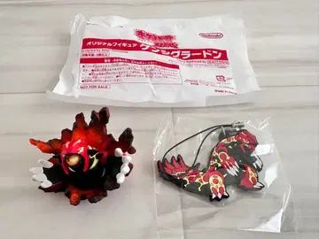 Nintendo 원시 그란돈 피규어와 러버 스트랩