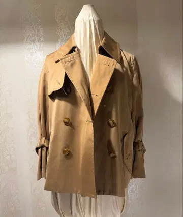 미니 기장 베이지 더블 브레스트 트렌치코트 로페