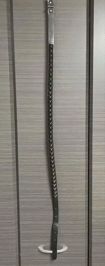 WENDY'S 스터드 블랙 가죽 벨트