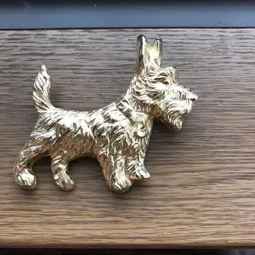 위크엔즈 테리아의 브로치 weekends