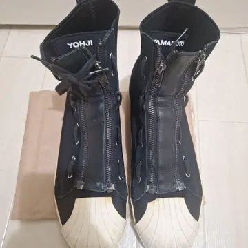 Y-3 블랙스니커 지퍼