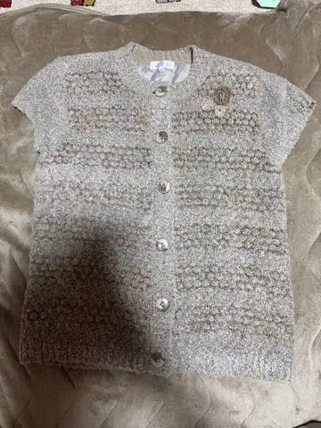 그레이 니트 베스트 S 사이즈 버튼 포함