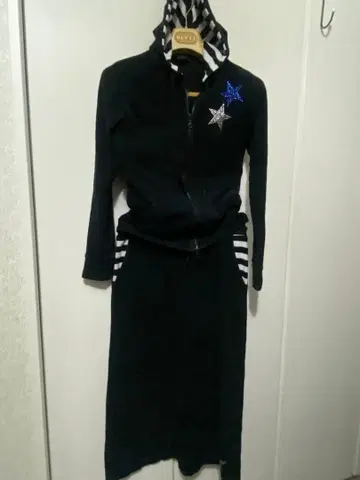 블랙 스트라이프 후드 셋업