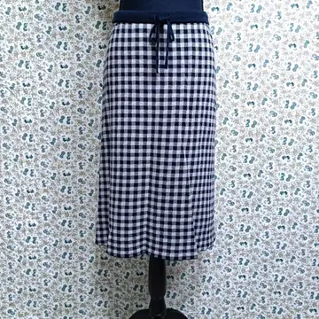 마드모아젤 논논 플레어 스커트 무릎 기장 일본제 코튼 체크 무늬 네이비