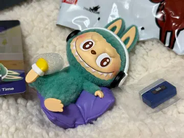 POP MART THE MONSTERS 01:00 AM