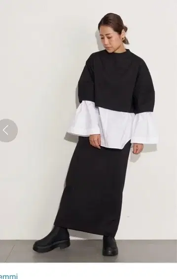 emmi 종이상자 패널 I 라인 스커트