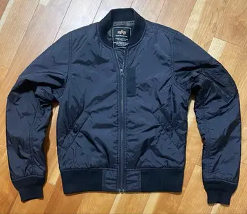 알파 인더스트리 MA-1 플라이트 자켓 블랙