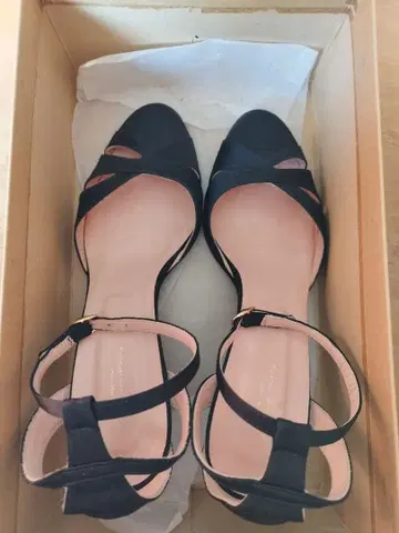 사용 횟수 적음 펌프스 하이힐