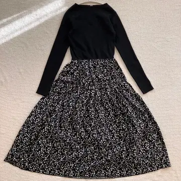 미라 오웬 플레어 니트 절개 원피스 꽃무늬 블랙 롱