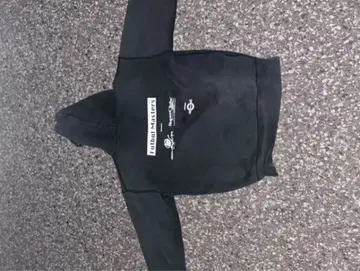 블랙 후드 부착 후드티 로고 부착